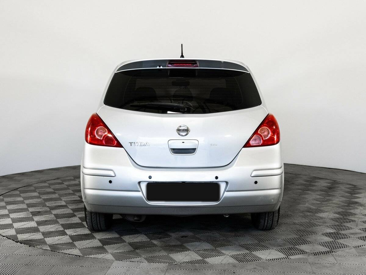 Nissan Tiida с пробегом — 2013 год. Фото: #4