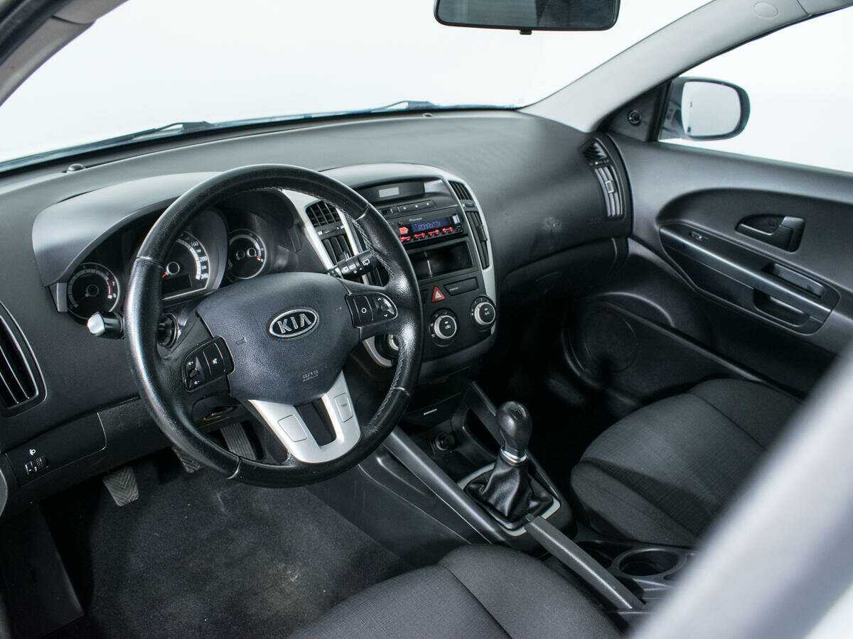 Kia Ceed с пробегом — 2010 год. Фото: #12