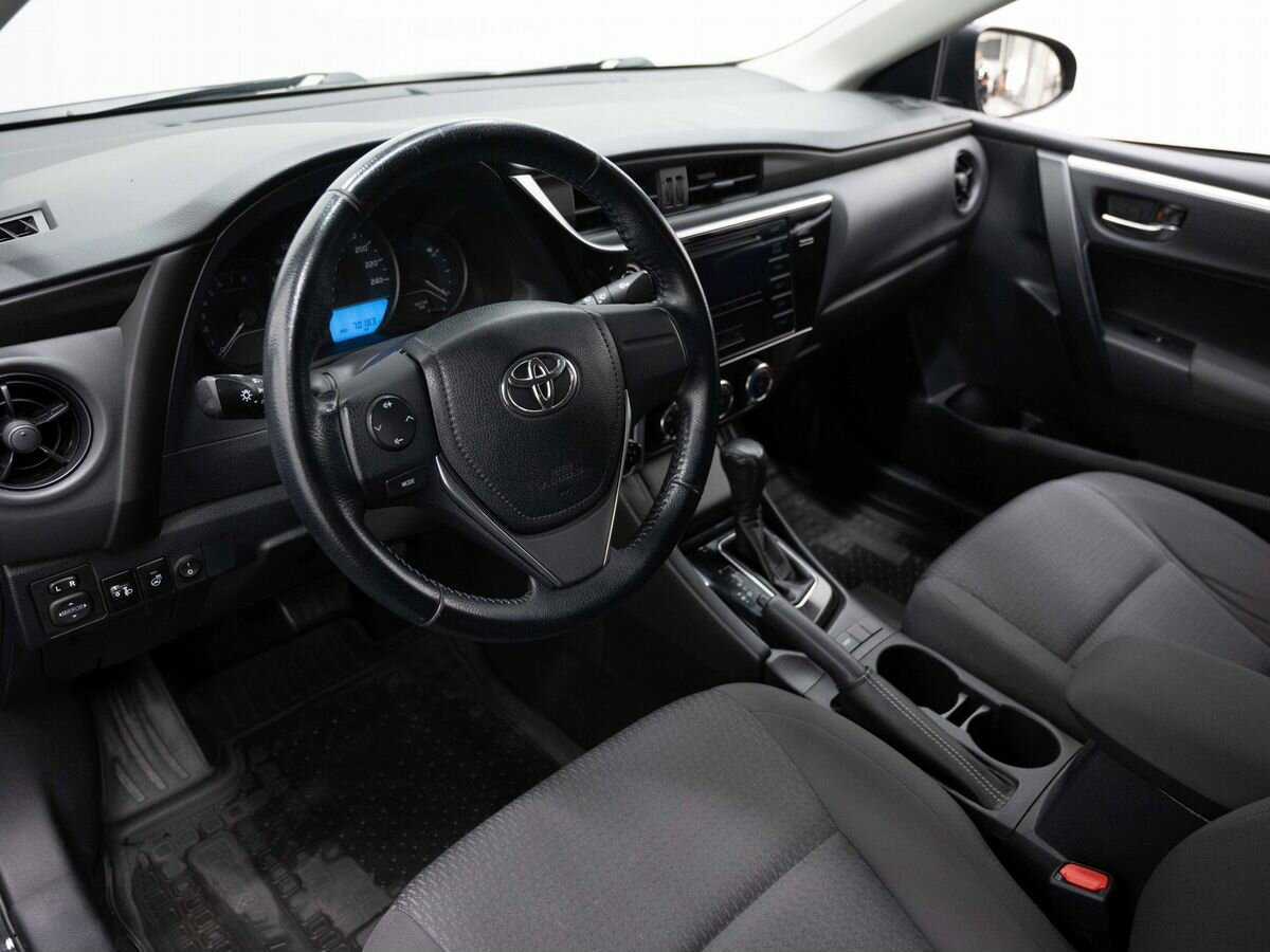 Toyota Corolla с пробегом — 2017 год. Фото: #6