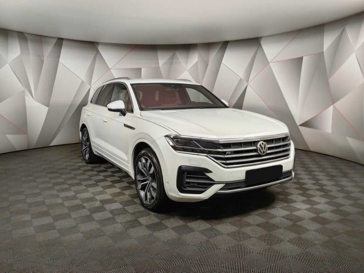 Volkswagen Touareg с пробегом — 2019 год. Фото: #2