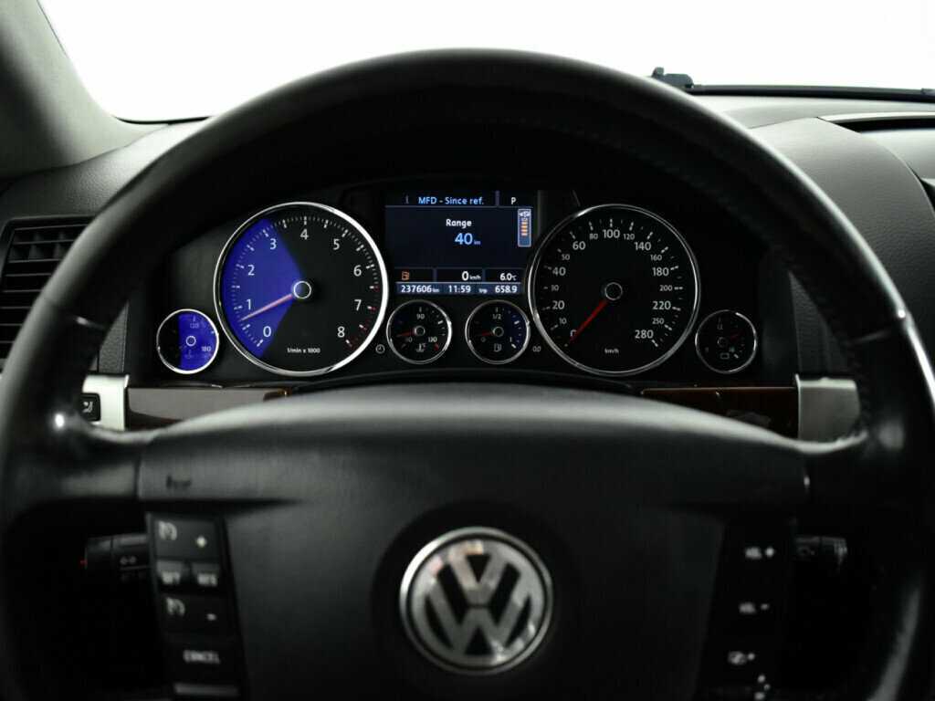 Volkswagen Touareg с пробегом — 2007 год. Фото: #10