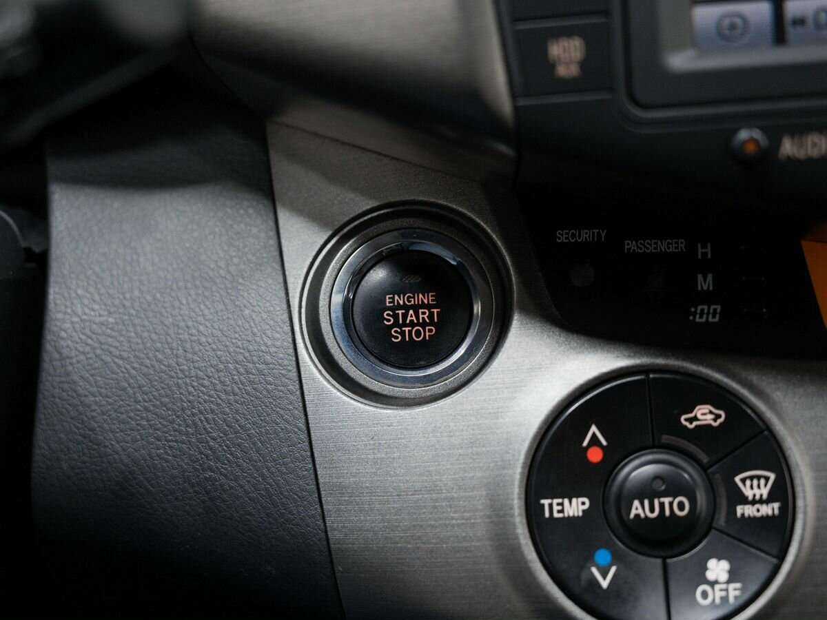 Toyota RAV4 с пробегом — 2011 год. Фото: #25