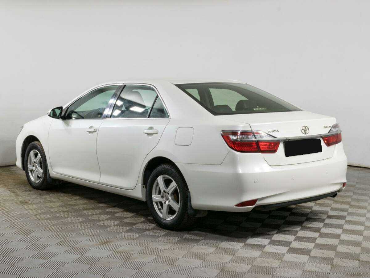 Toyota Camry с пробегом — 2016 год. Фото: #6