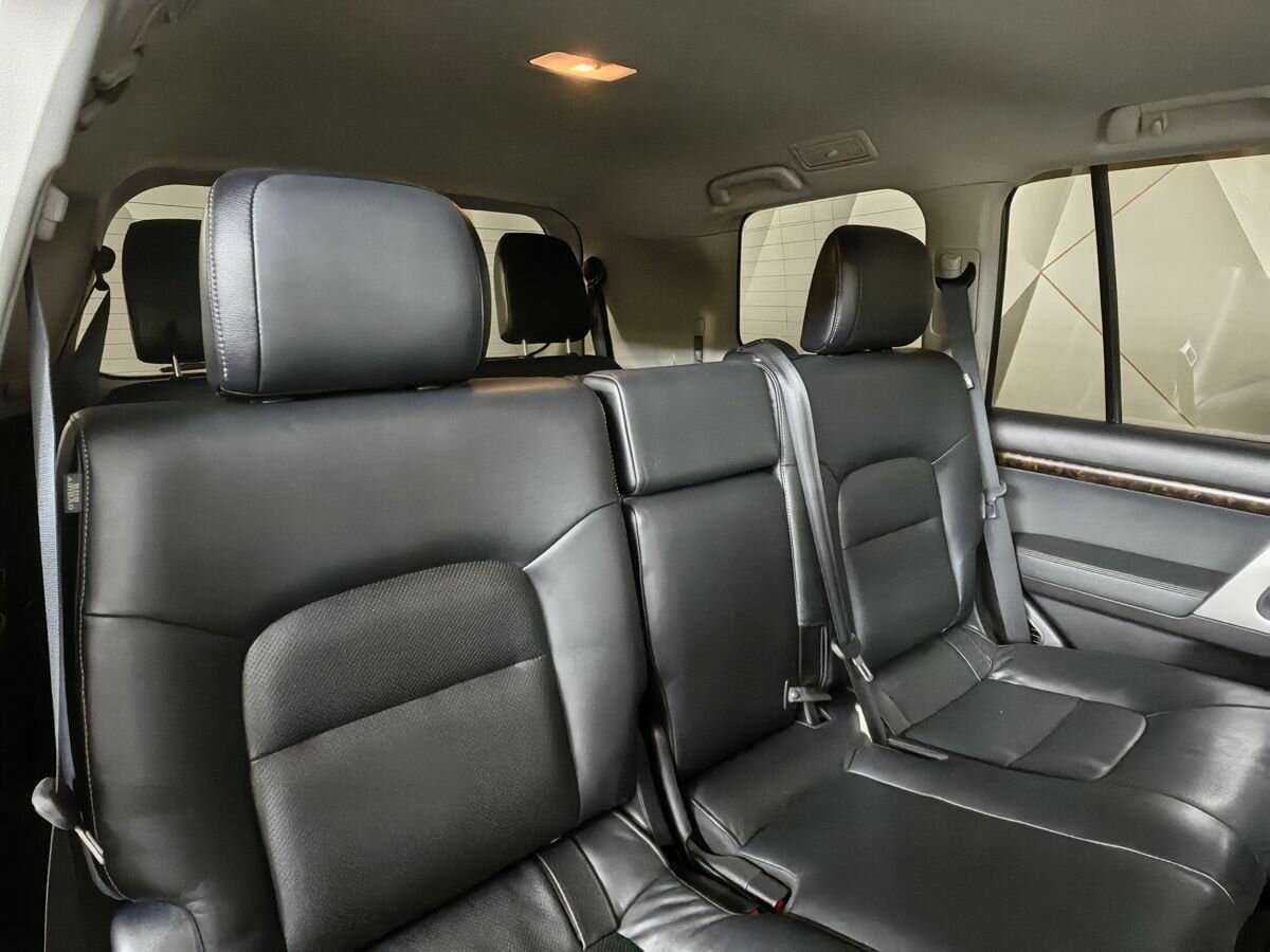 Toyota Land Cruiser с пробегом — 2015 год. Фото: #12