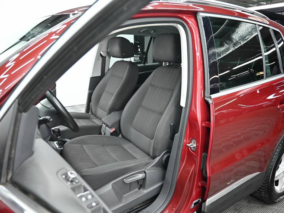 Volkswagen Tiguan с пробегом — 2011 год. Фото: #6