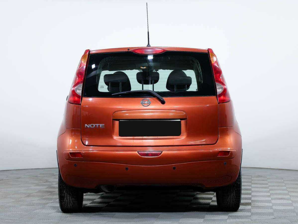 Nissan Note с пробегом — 2008 год. Фото: #4
