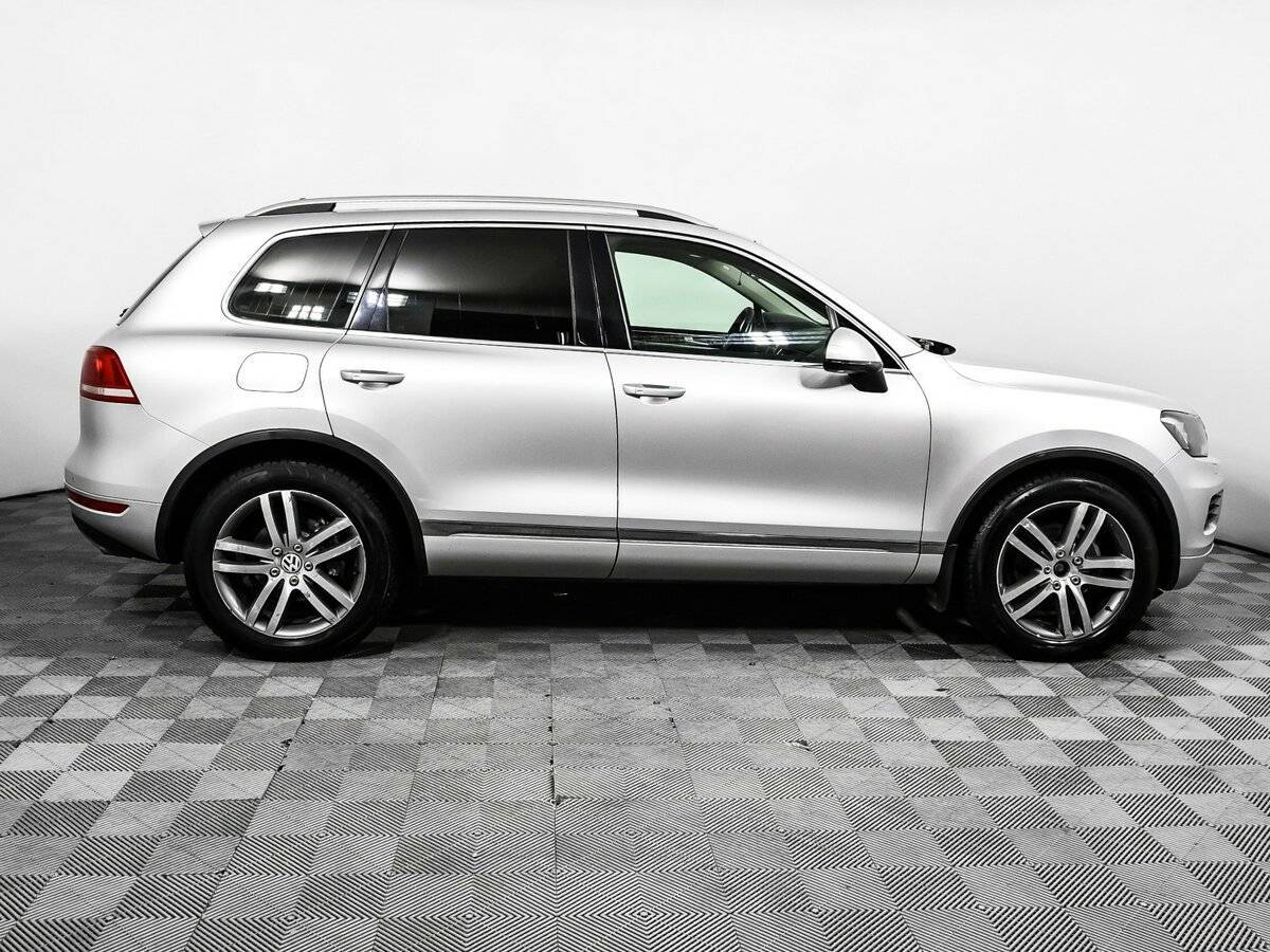 Volkswagen Touareg с пробегом — 2011 год. Фото: #3