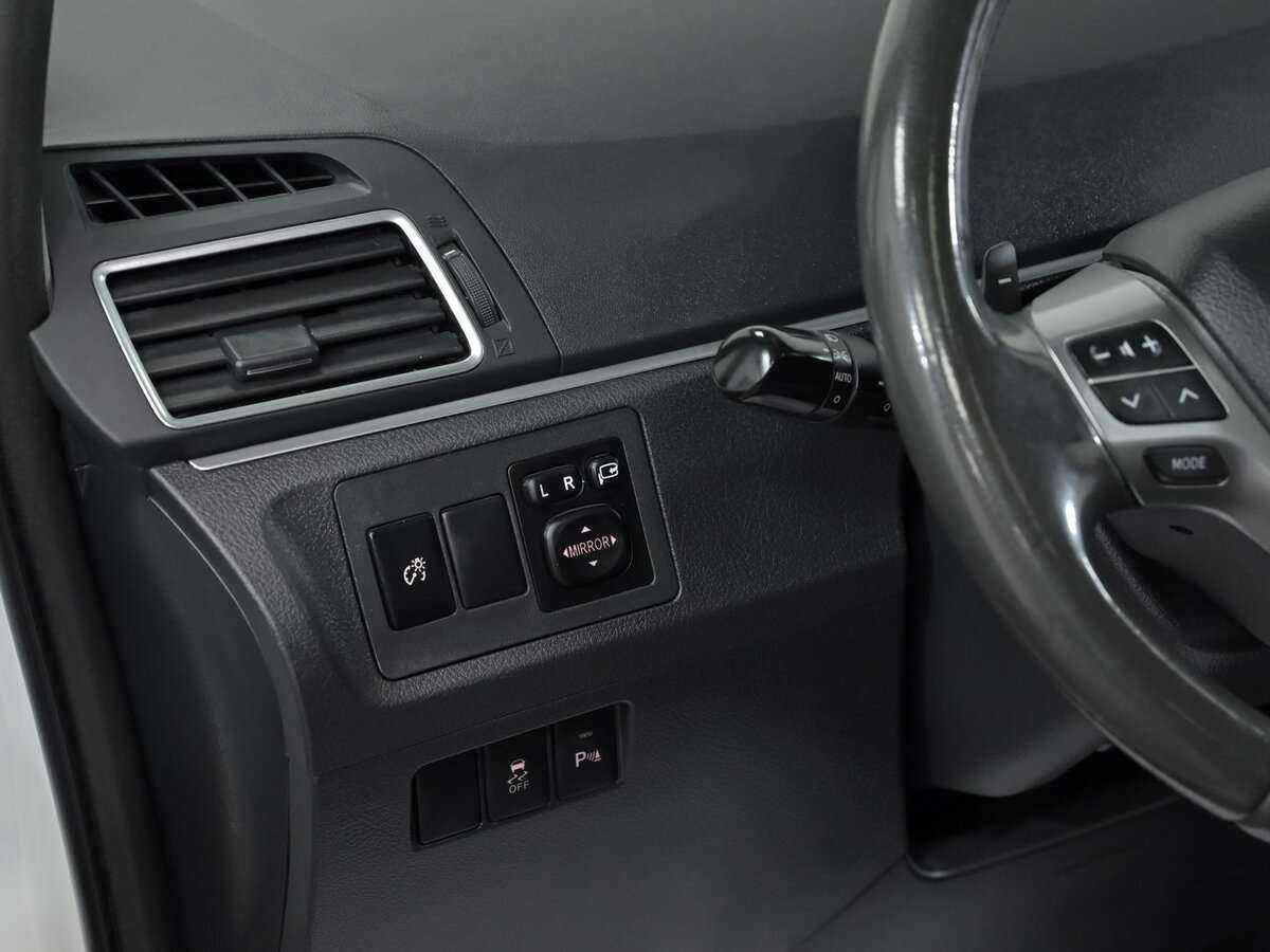 Toyota Verso с пробегом — 2015 год. Фото: #9