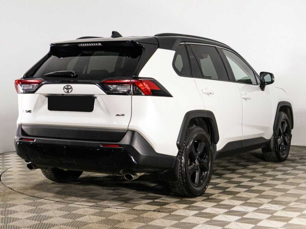 Toyota RAV4 с пробегом — 2021 год. Фото: #4
