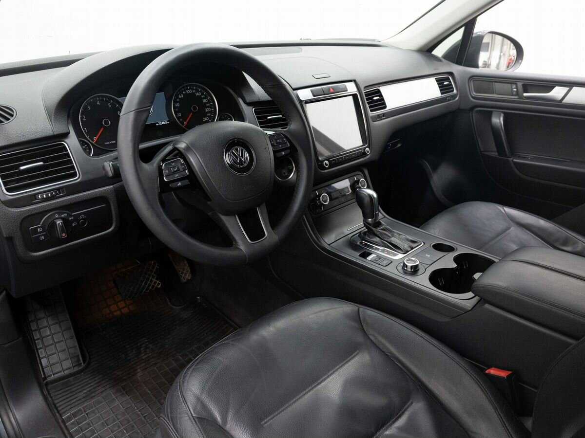 Volkswagen Touareg с пробегом — 2011 год. Фото: #8