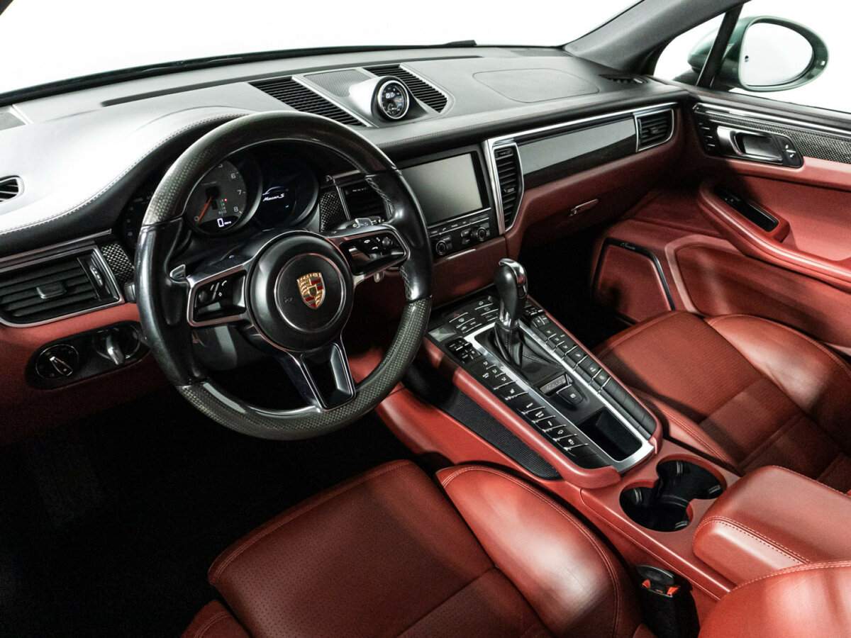 Porsche Macan с пробегом — 2015 год. Фото: #10