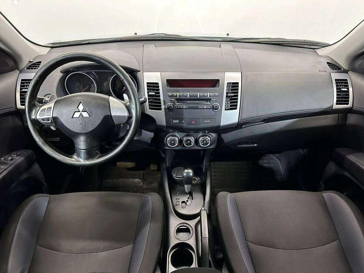 Mitsubishi Outlander с пробегом — 2010 год. Фото: #8
