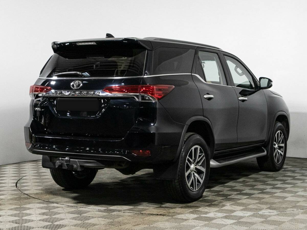 Toyota Fortuner с пробегом — 2019 год. Фото: #4
