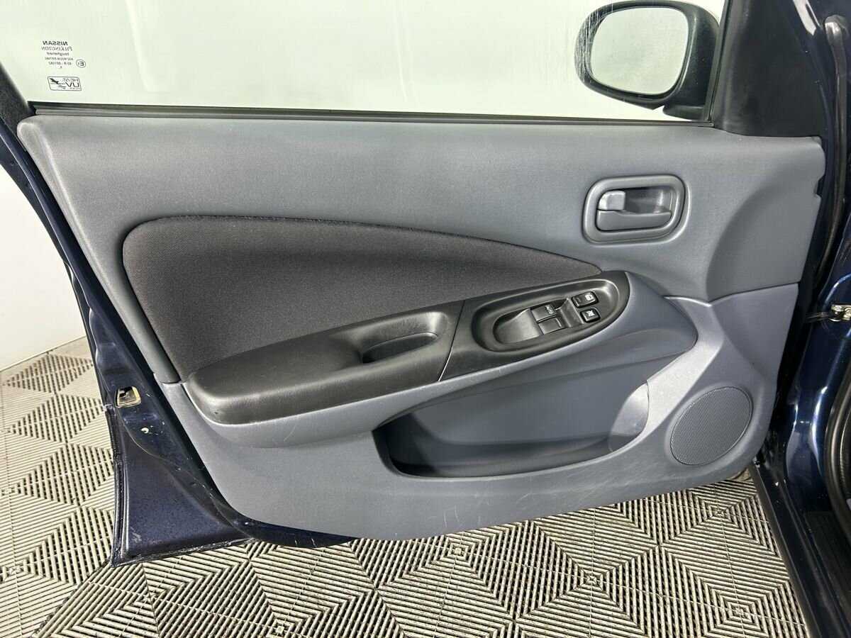 Nissan Almera с пробегом — 2005 год. Фото: #7