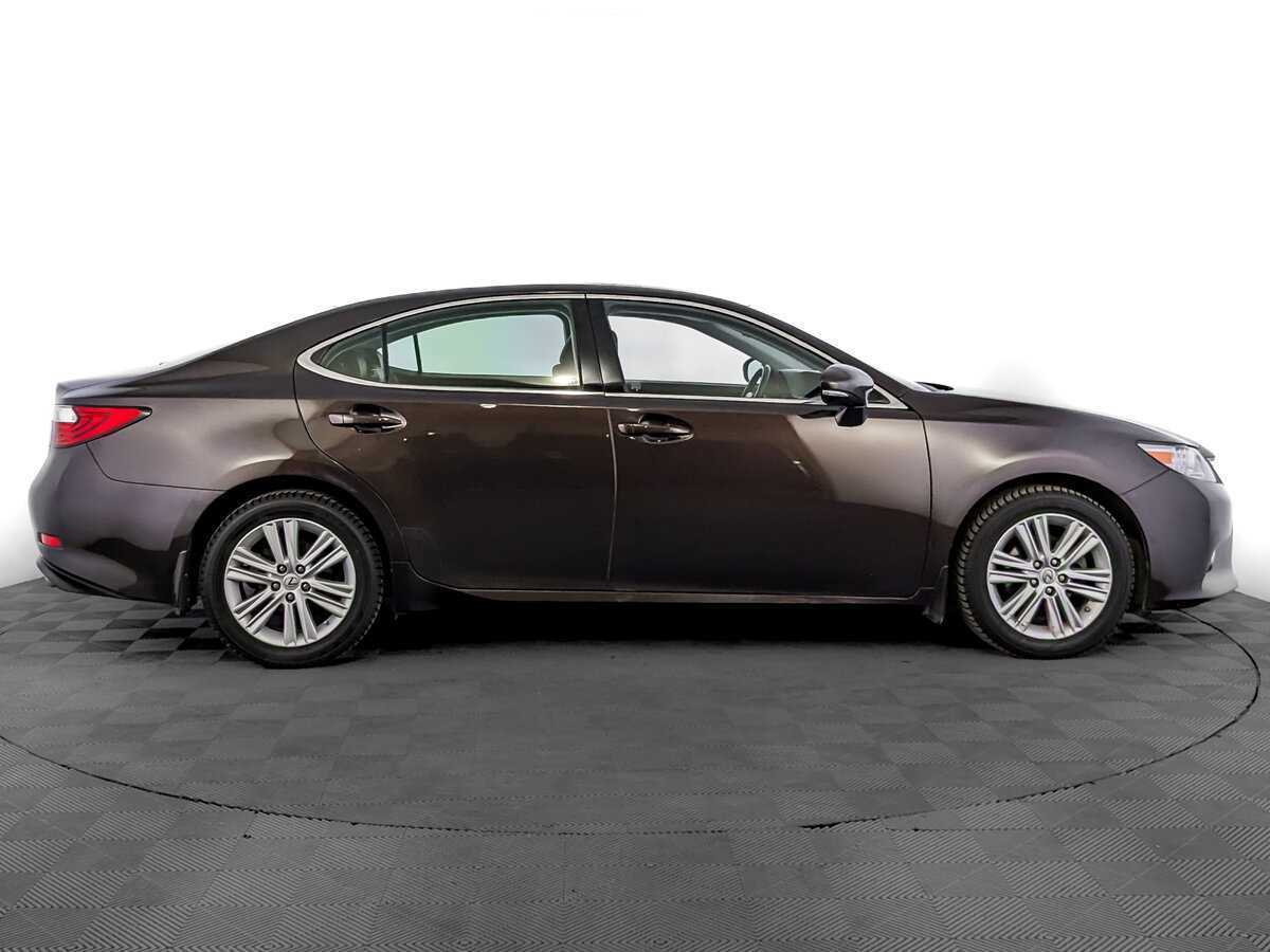 Lexus ES с пробегом — 2015 год. Фото: #3