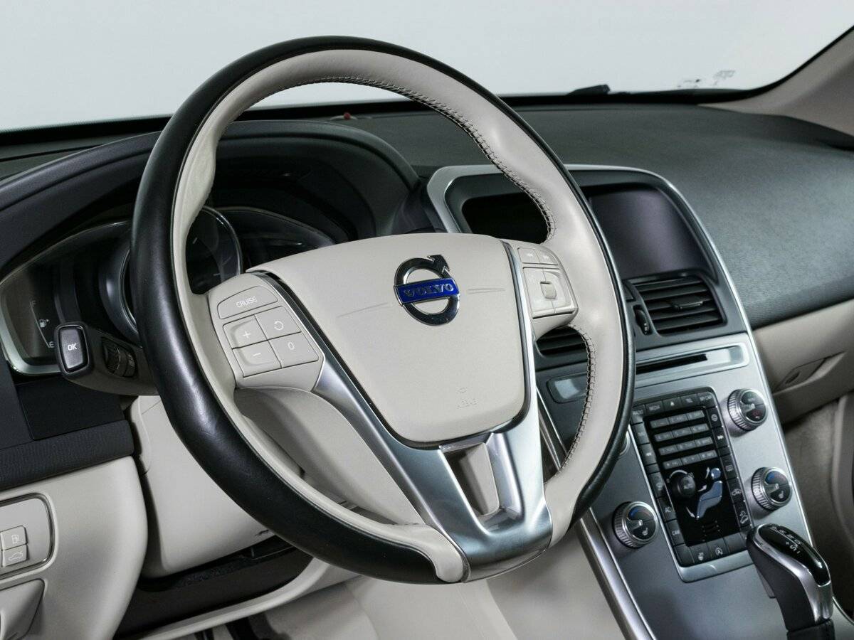 Volvo XC60 с пробегом — 2016 год. Фото: #14