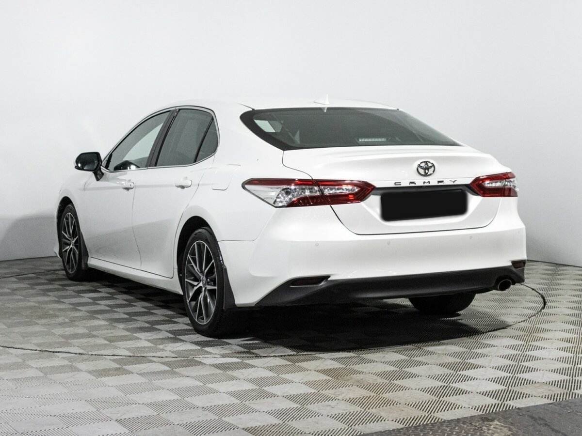 Toyota Camry с пробегом — 2021 год. Фото: #5