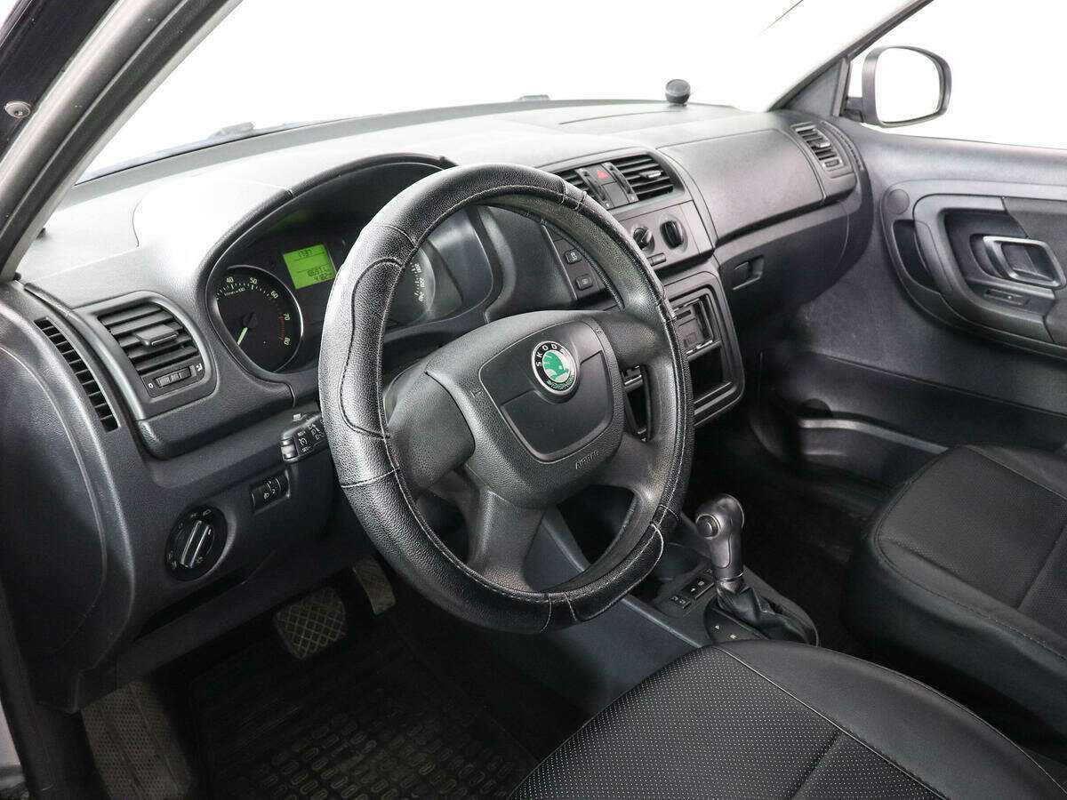 Skoda Fabia с пробегом — 2011 год. Фото: #4