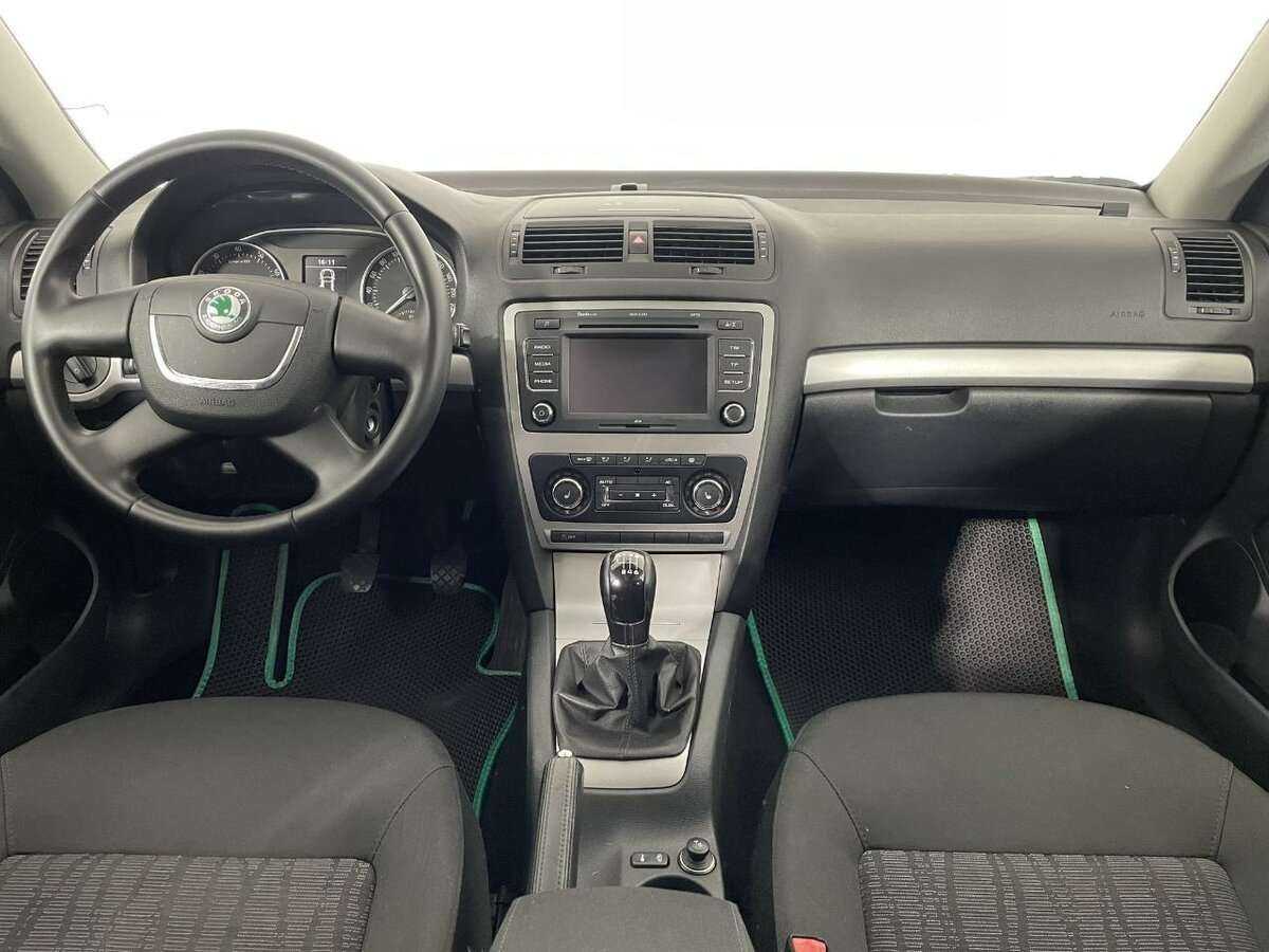 Skoda Octavia с пробегом — 2010 год. Фото: #6