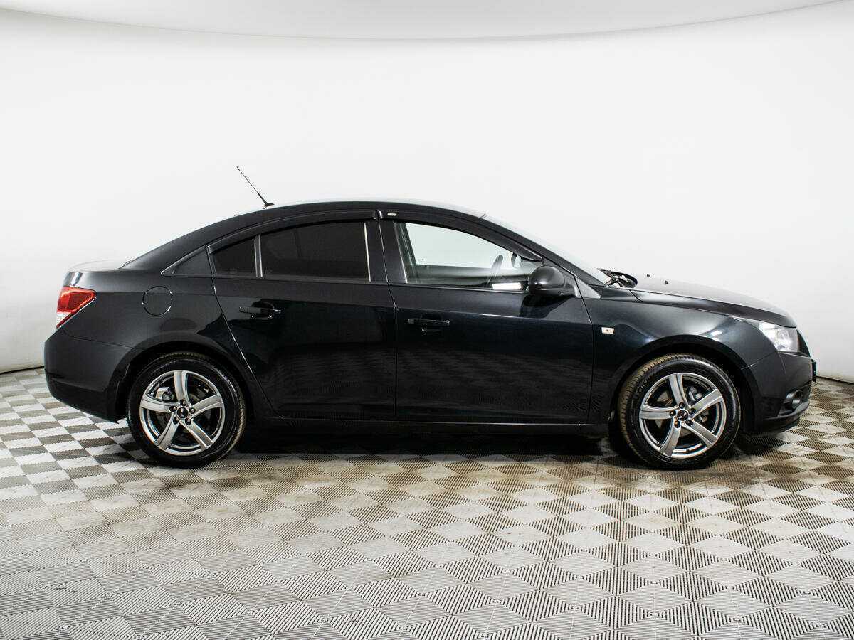 Chevrolet Cruze с пробегом — 2011 год. Фото: #3