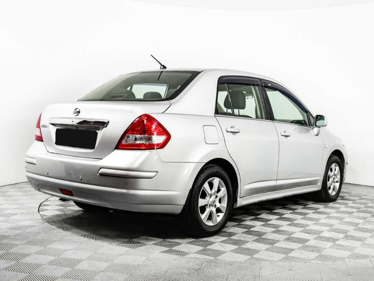 Nissan Tiida с пробегом — 2011 год. Фото: #4