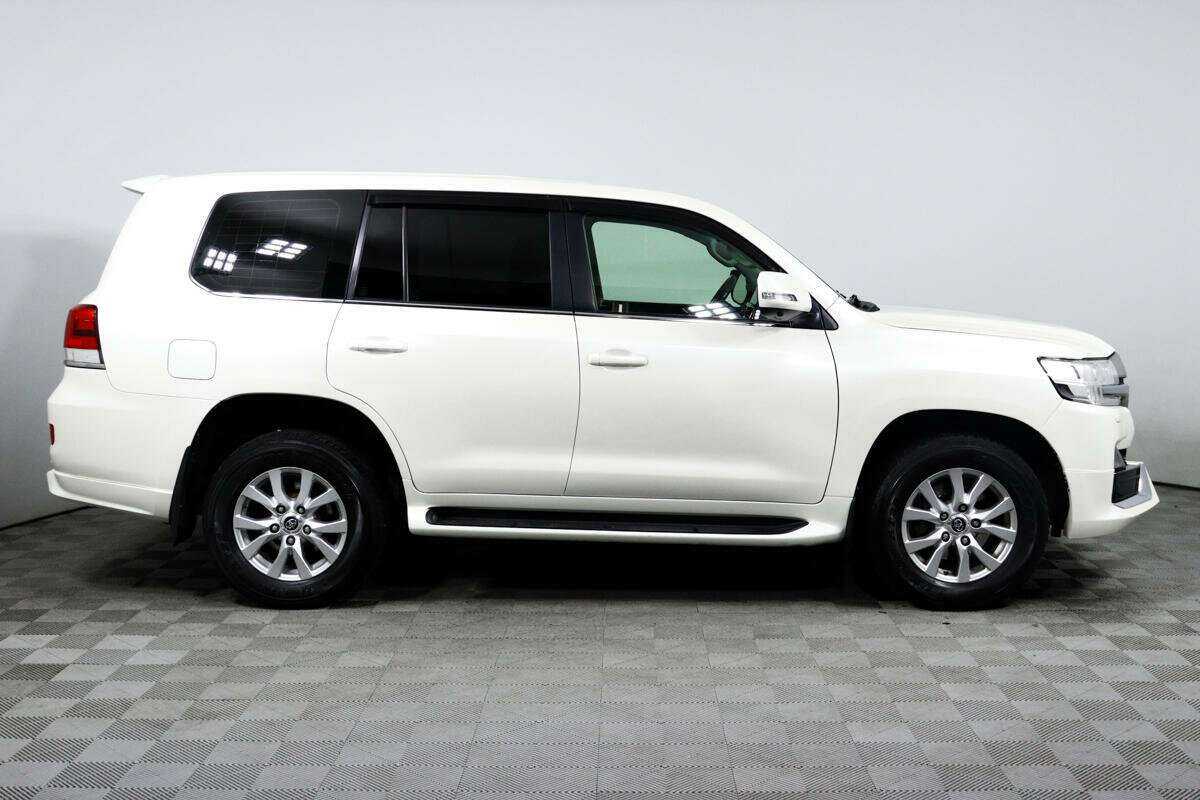Toyota Land Cruiser с пробегом — 2015 год. Фото: #3