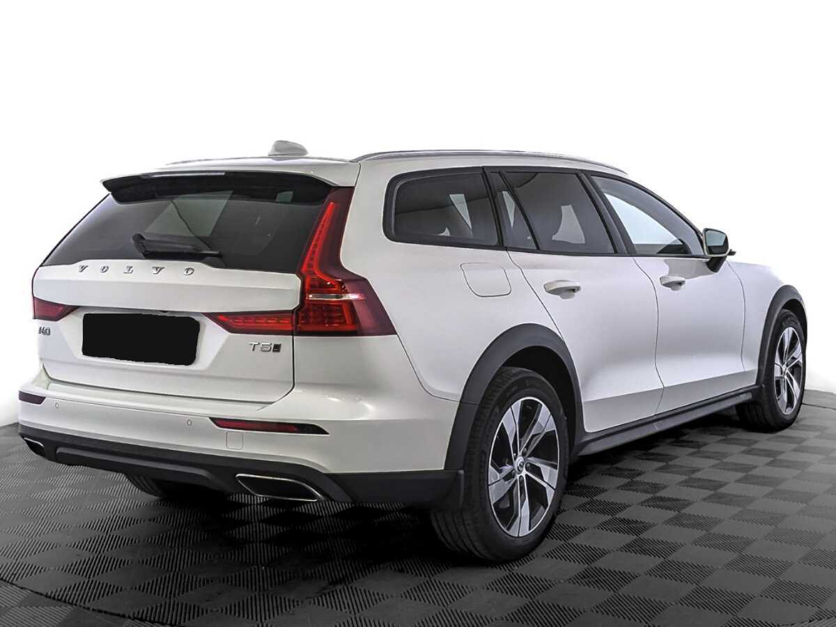 Volvo V60 Cross Country с пробегом — 2021 год. Фото: #2