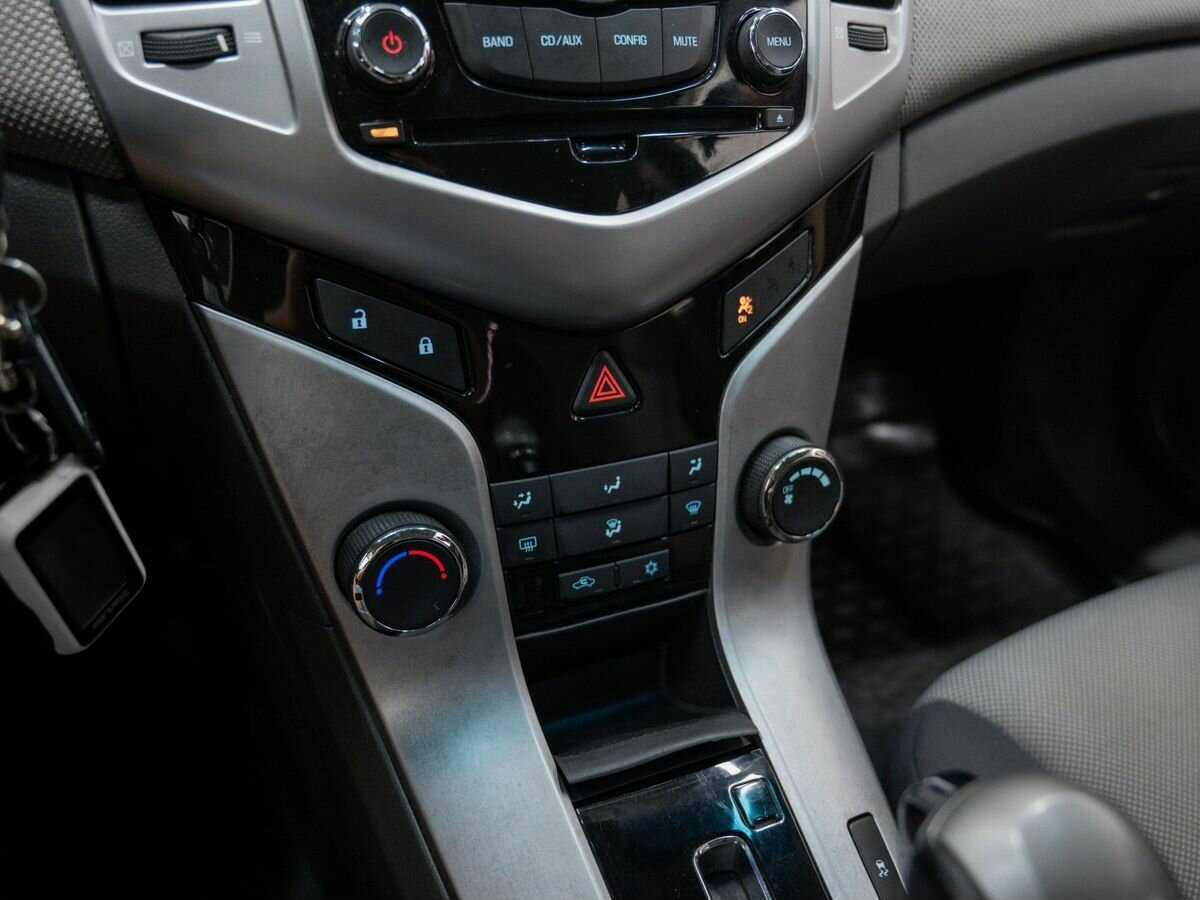 Chevrolet Cruze с пробегом — 2009 год. Фото: #17