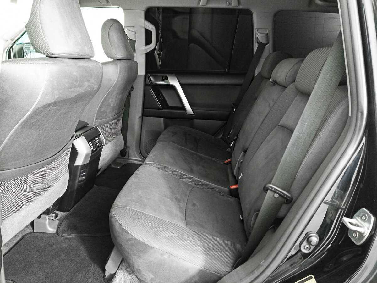 Toyota Land Cruiser Prado с пробегом — 2011 год. Фото: #11