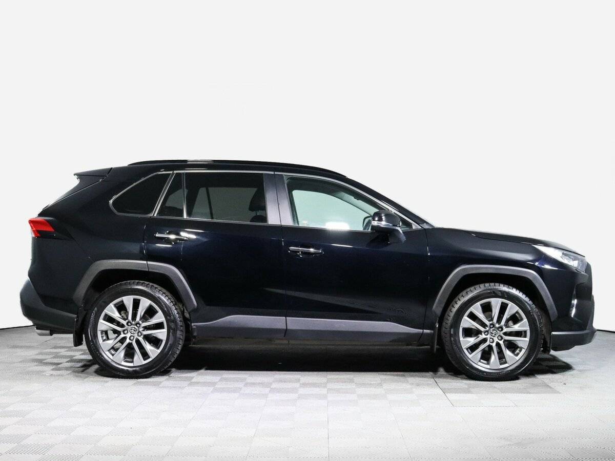 Toyota RAV4 с пробегом — 2020 год. Фото: #3