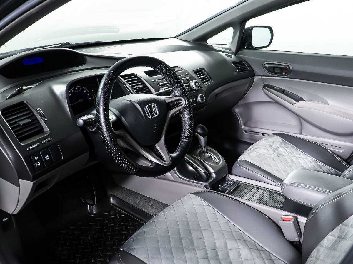 Honda Civic с пробегом — 2008 год. Фото: #12