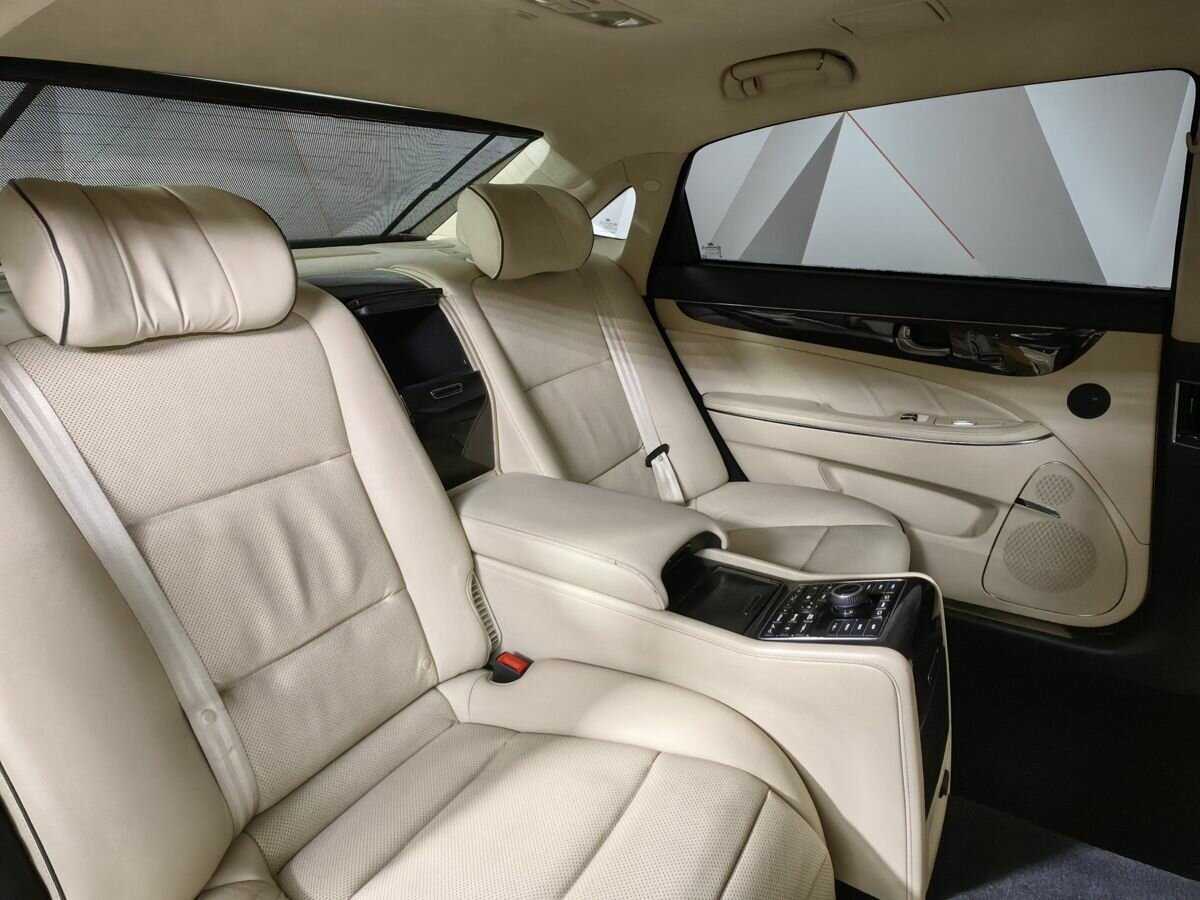 Hyundai Equus с пробегом — 2013 год. Фото: #12