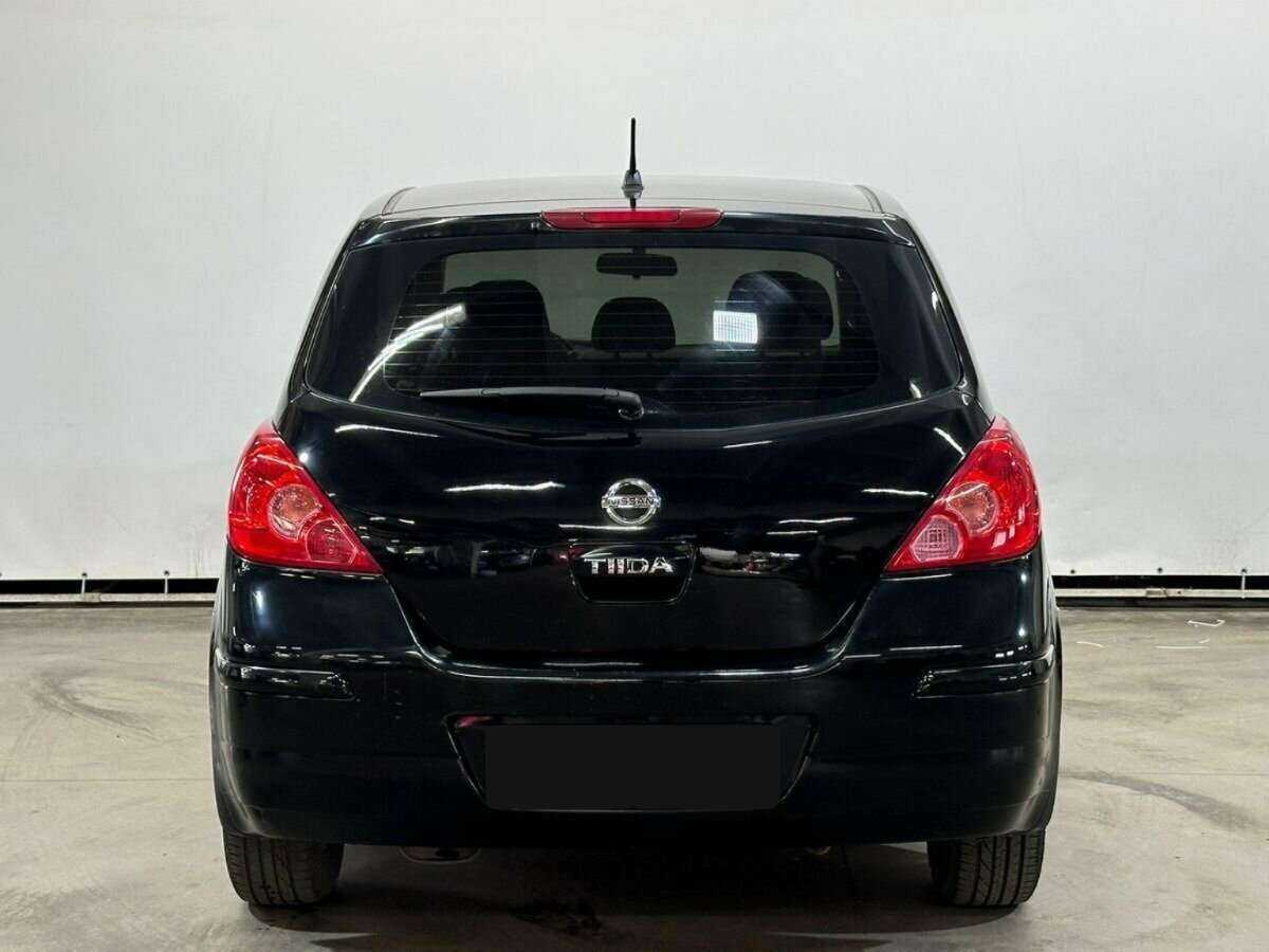 Nissan Tiida с пробегом — 2010 год. Фото: #5
