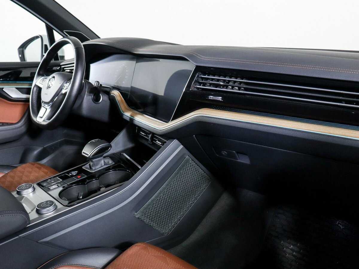 Volkswagen Touareg с пробегом — 2019 год. Фото: #8