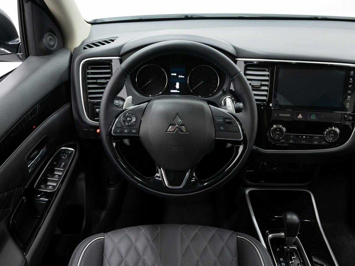 Mitsubishi Outlander с пробегом — 2022 год. Фото: #16