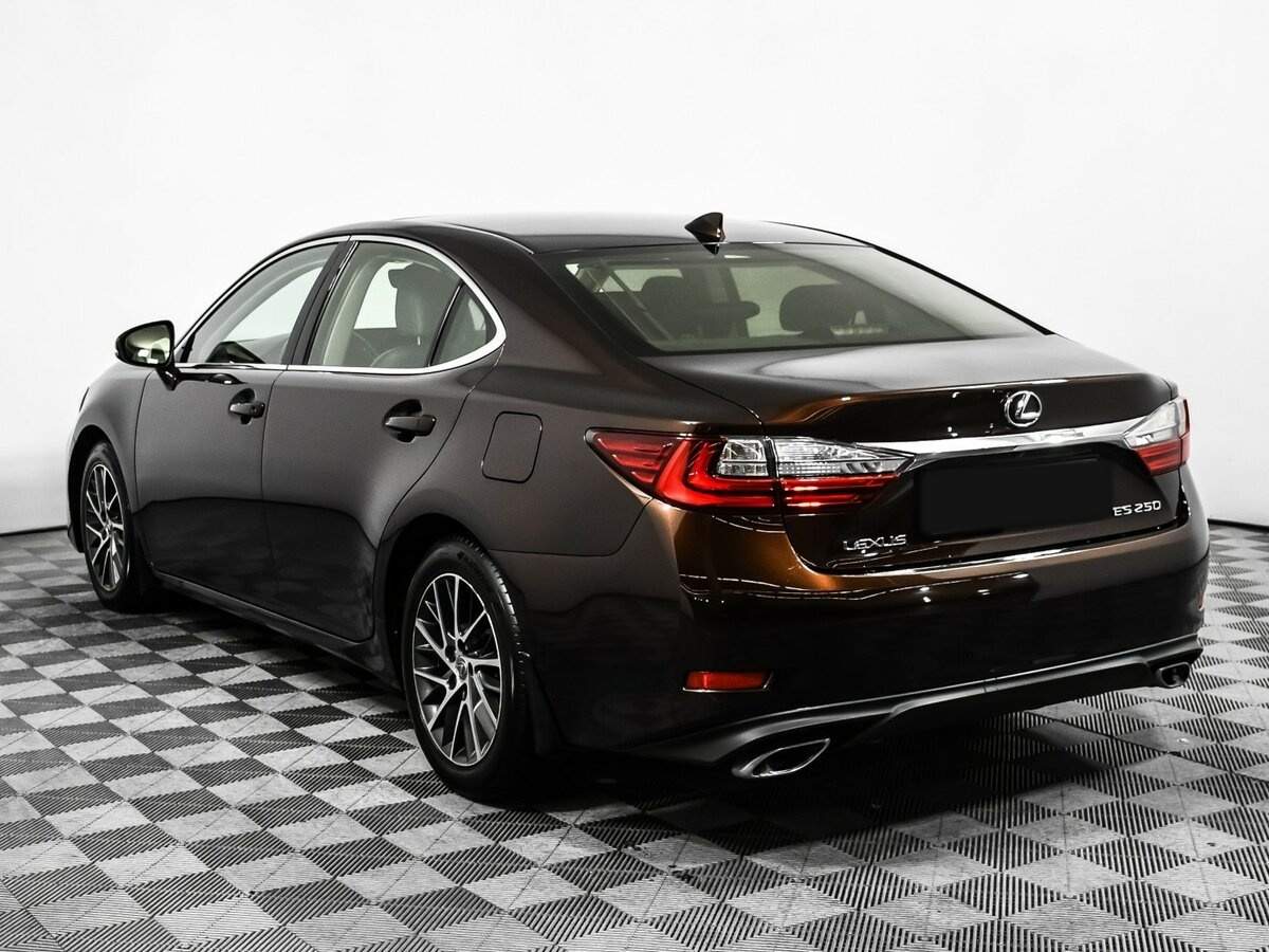 Lexus ES с пробегом — 2016 год. Фото: #6