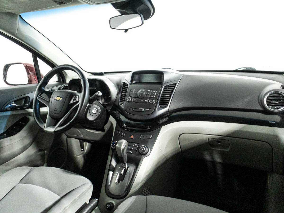 Chevrolet Orlando с пробегом — 2012 год. Фото: #8