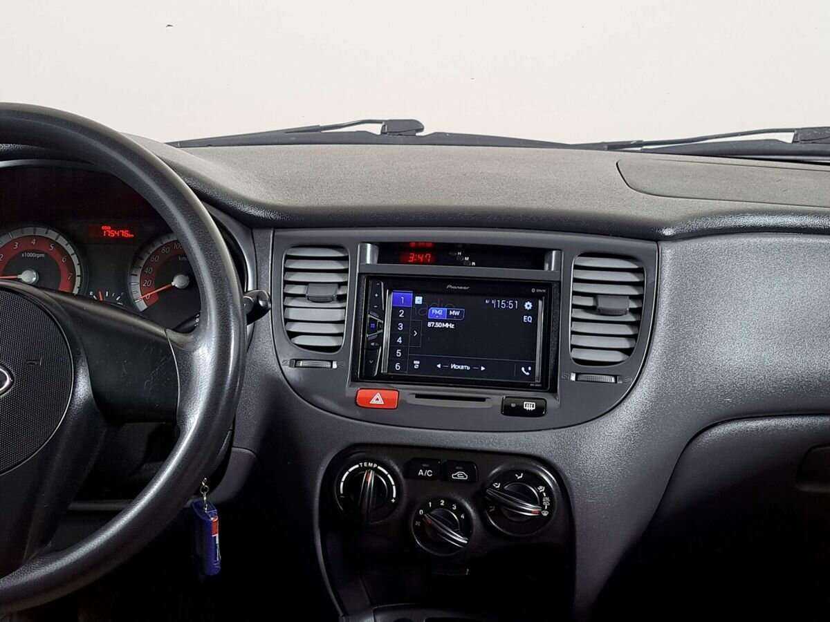 Kia Rio с пробегом — 2011 год. Фото: #12
