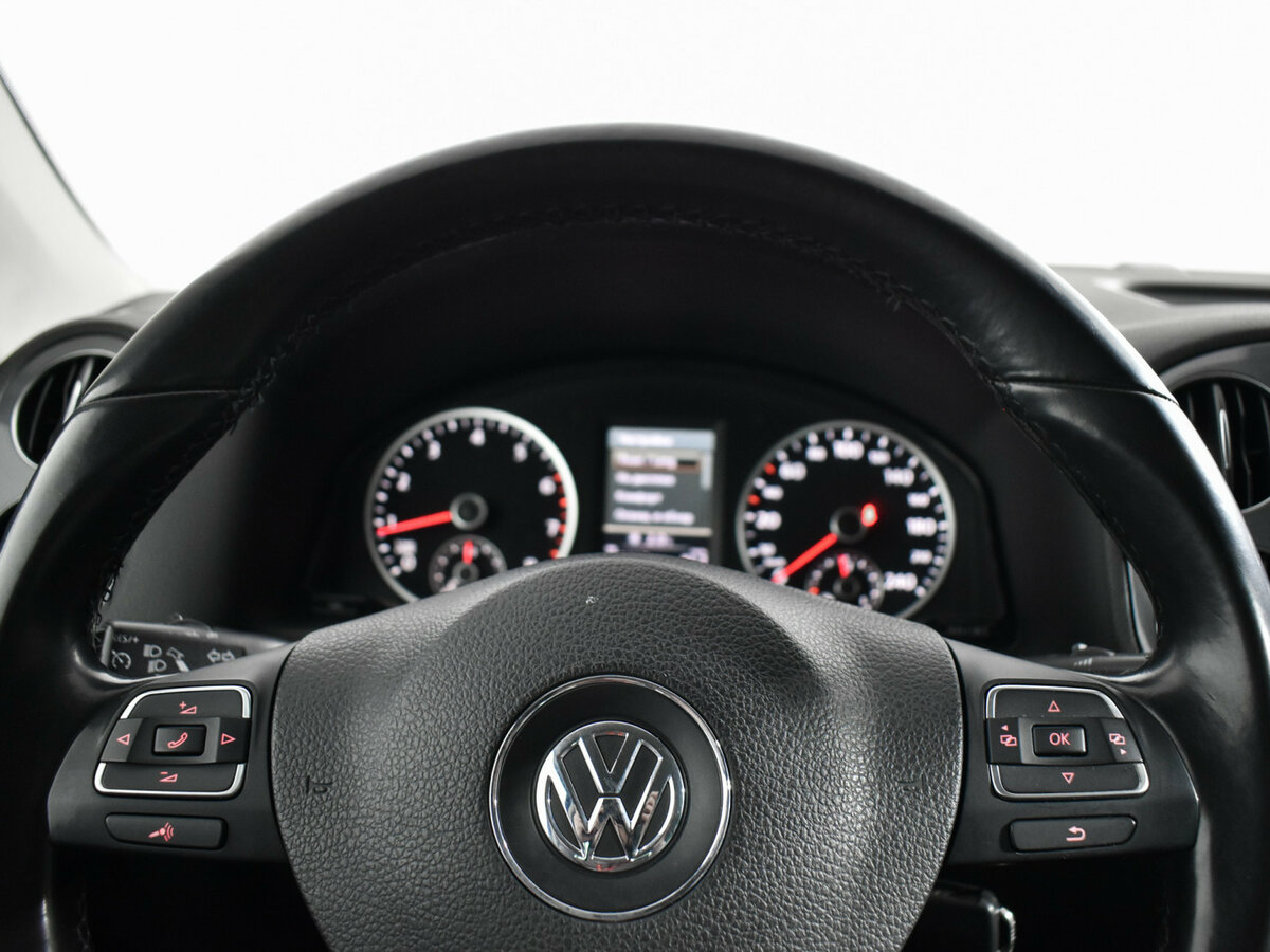 Volkswagen Tiguan с пробегом — 2011 год. Фото: #18