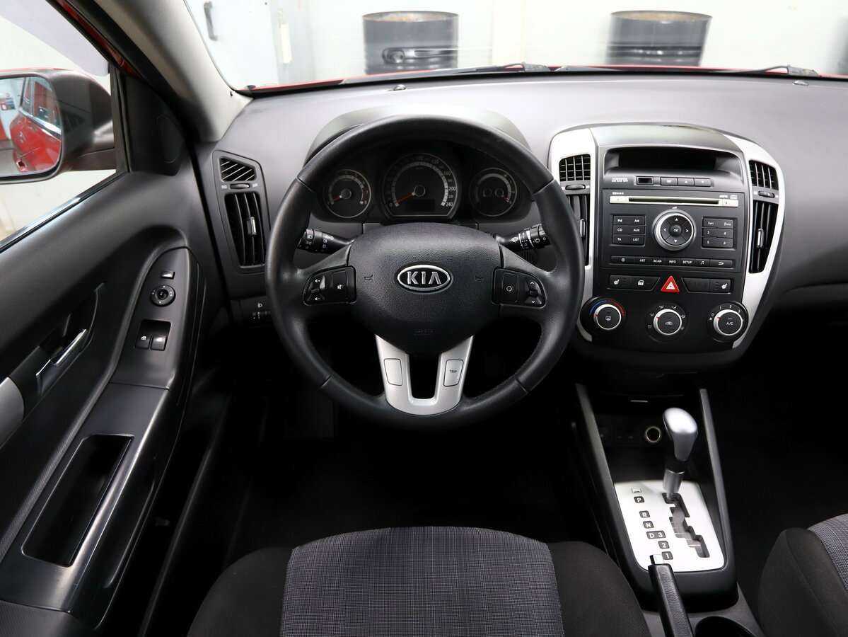 Kia Ceed с пробегом — 2010 год. Фото: #15