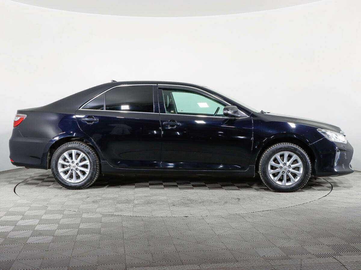 Toyota Camry с пробегом — 2017 год. Фото: #3