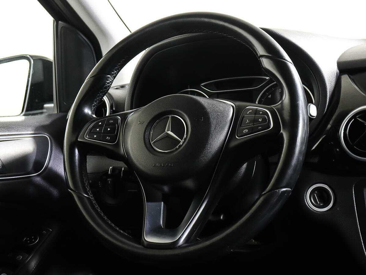 Mercedes-Benz B-Класс с пробегом — 2015 год. Фото: #13
