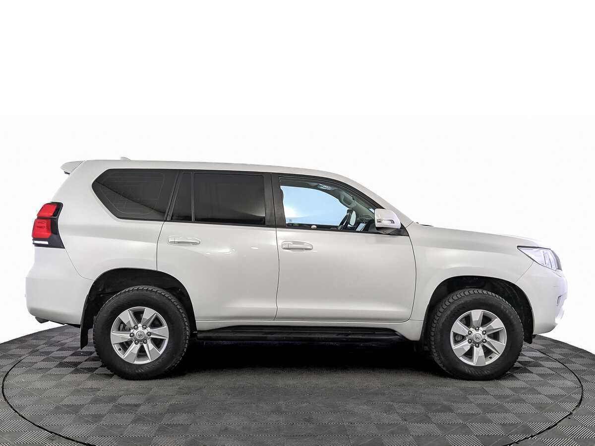 Toyota Land Cruiser Prado с пробегом — 2021 год. Фото: #3