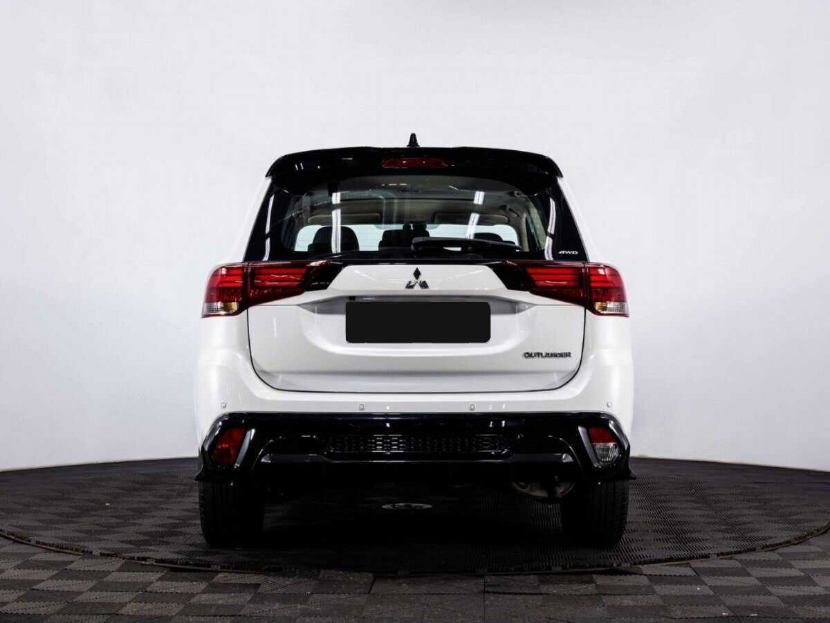 Mitsubishi Outlander с пробегом — 2022 год. Фото: #4