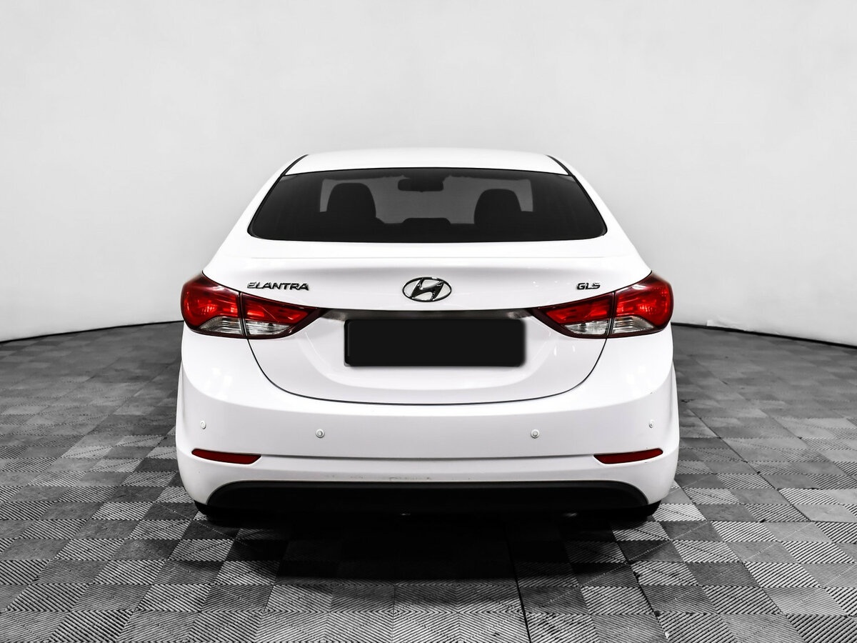 Hyundai Elantra с пробегом — 2014 год. Фото: #5