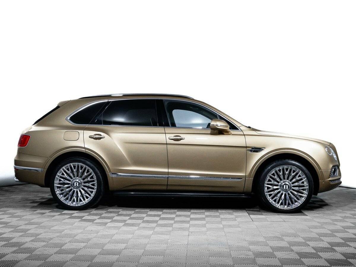 Bentley Bentayga с пробегом — 2016 год. Фото: #3