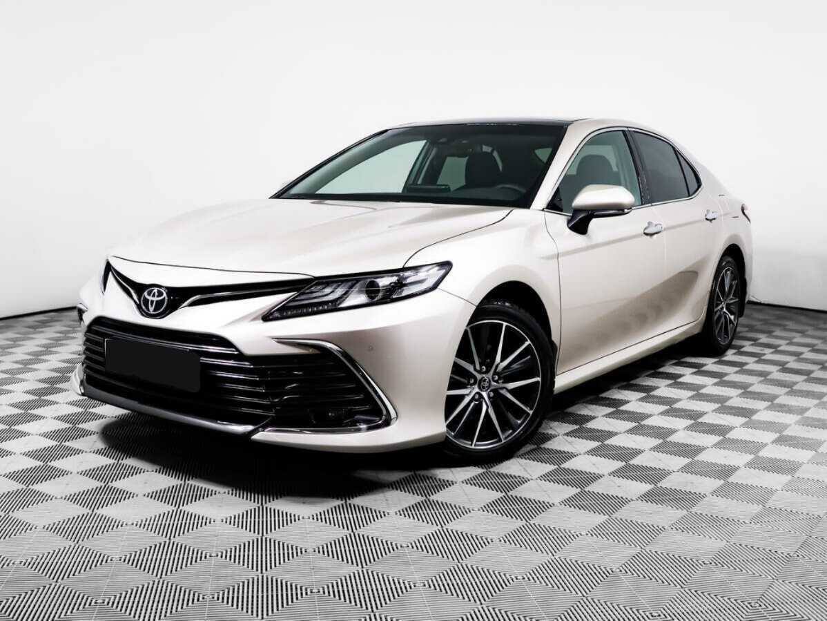 Toyota Camry с пробегом — 2022 год. Посмотреть фото