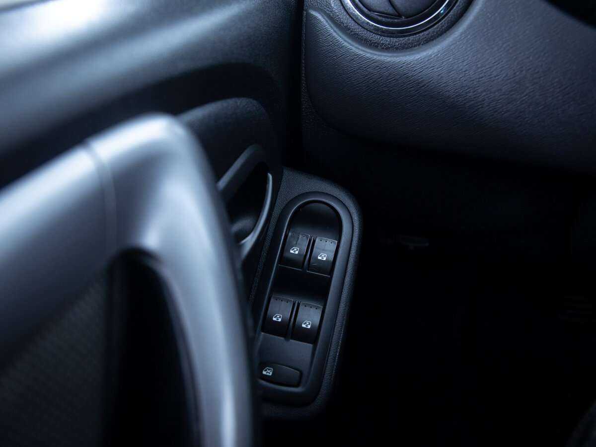 Renault Duster с пробегом — 2013 год. Фото: #11