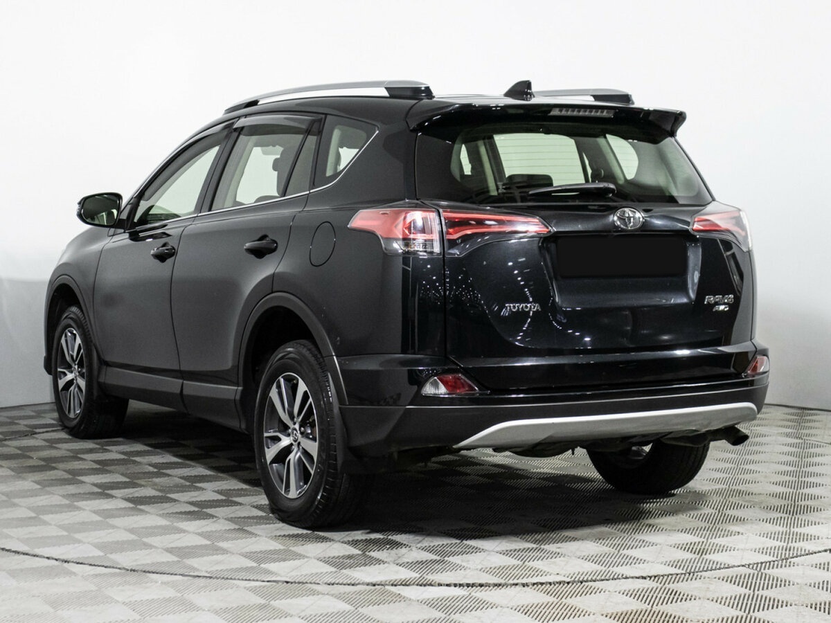 Toyota RAV4 с пробегом — 2016 год. Фото: #6