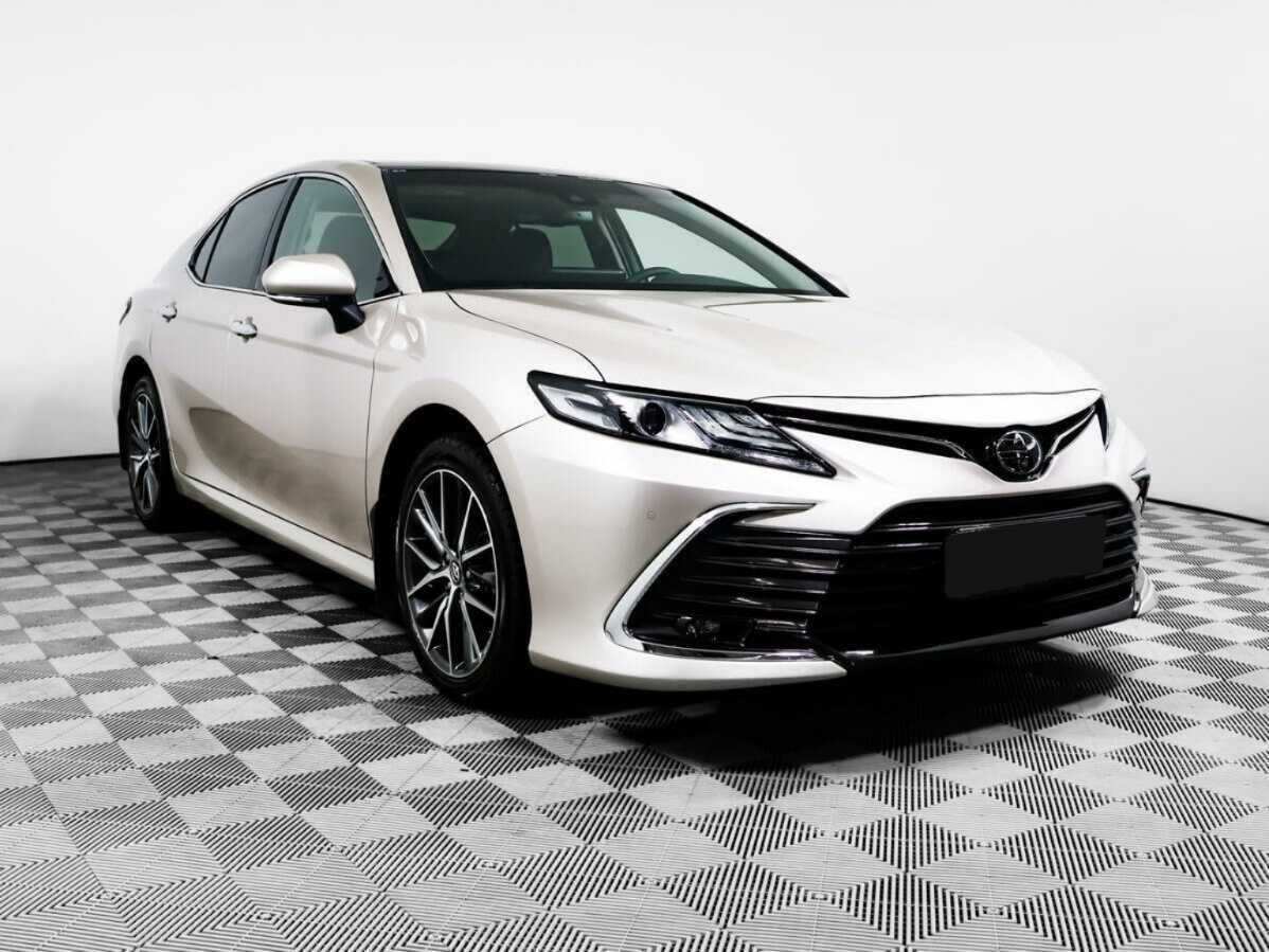 Toyota Camry с пробегом — 2022 год. Фото: #2